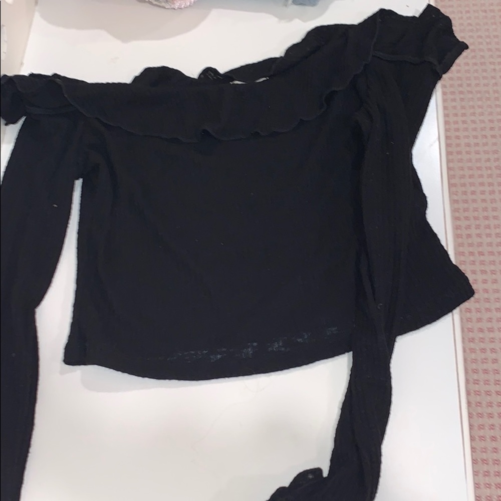 Off the shoulder long Sleeve